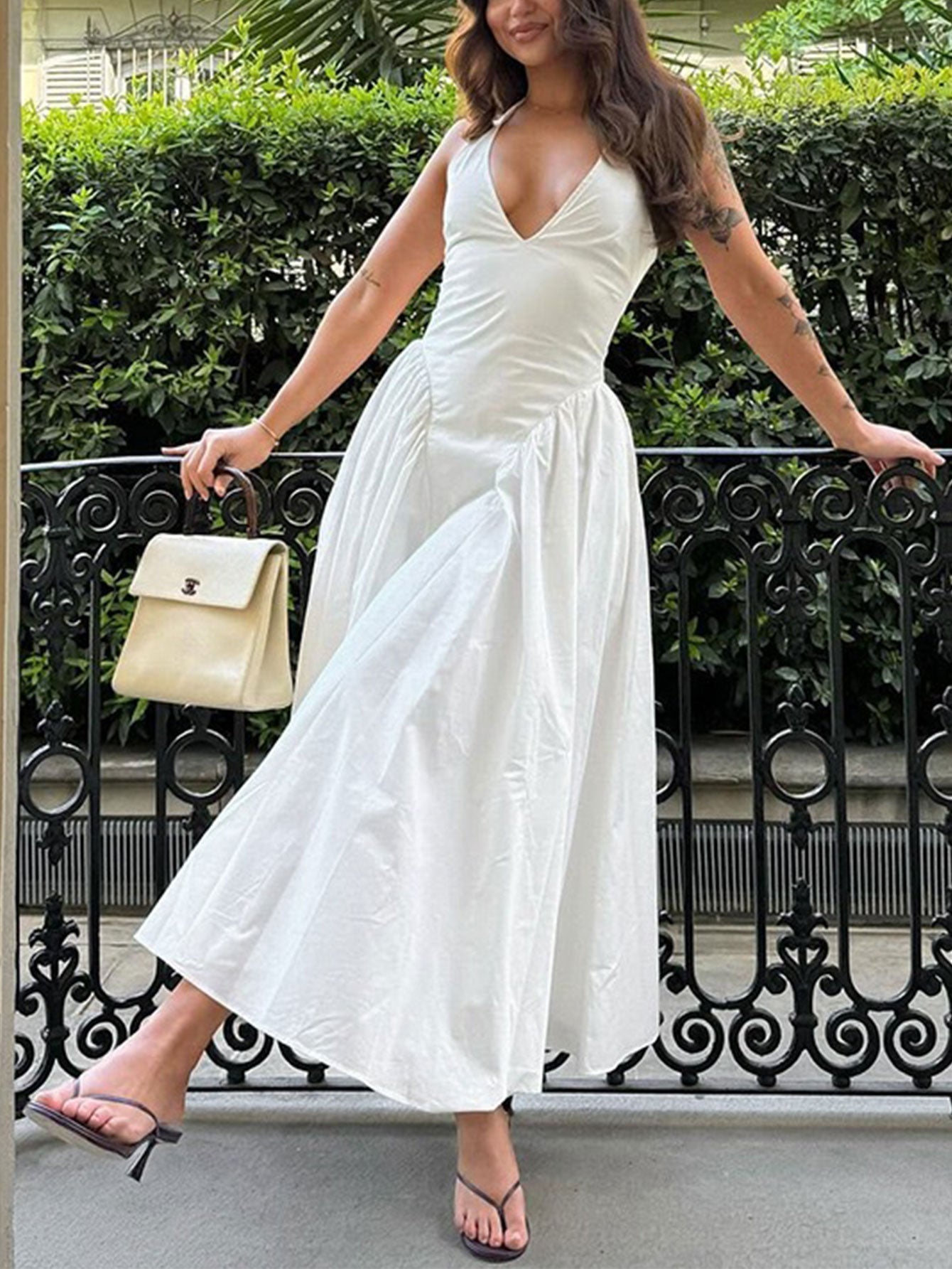 Ivana | Abito midi con profondo scollo a V