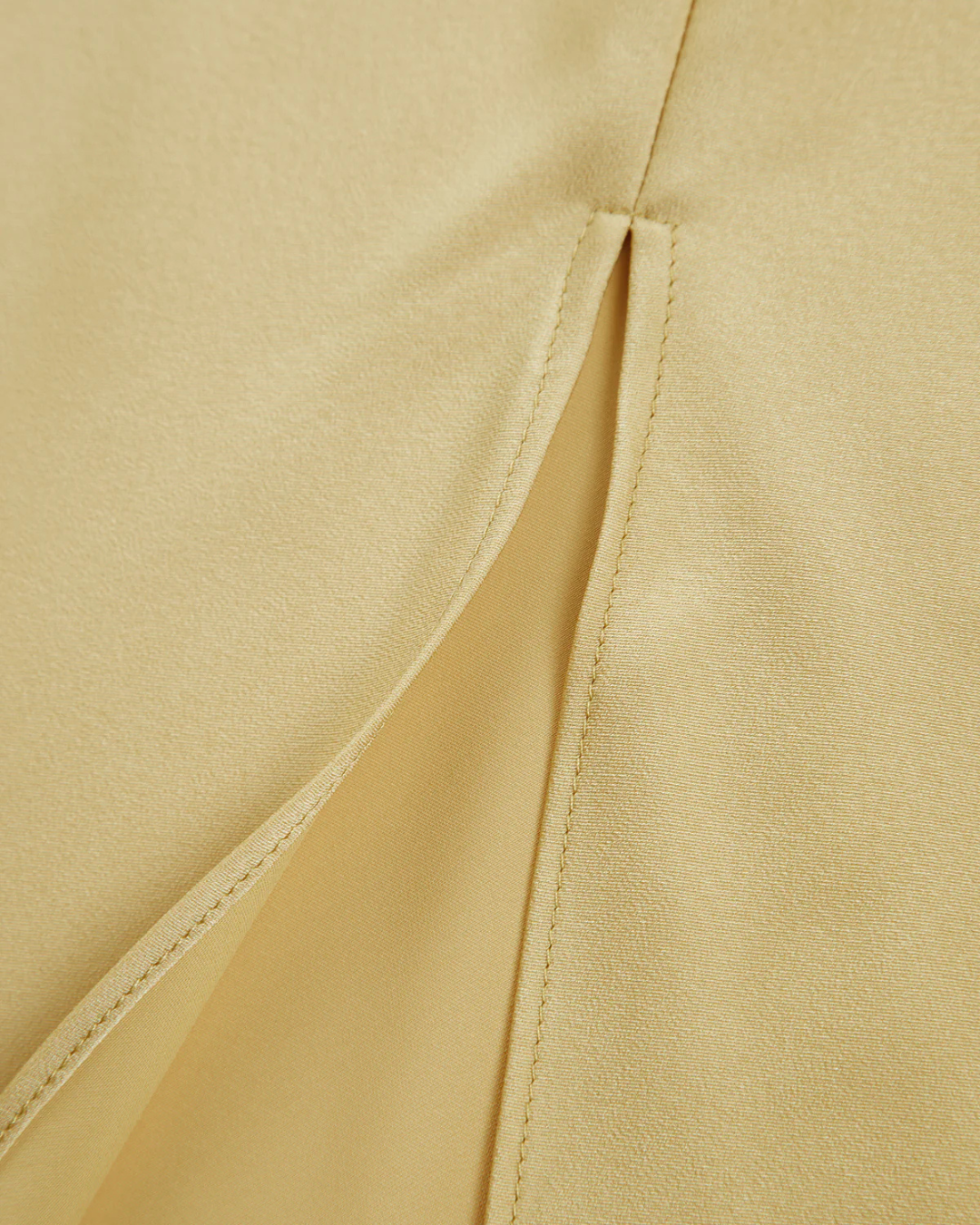 Maliah | Abito Lungo Cerimonia Satinato con Fessura Elegante 6