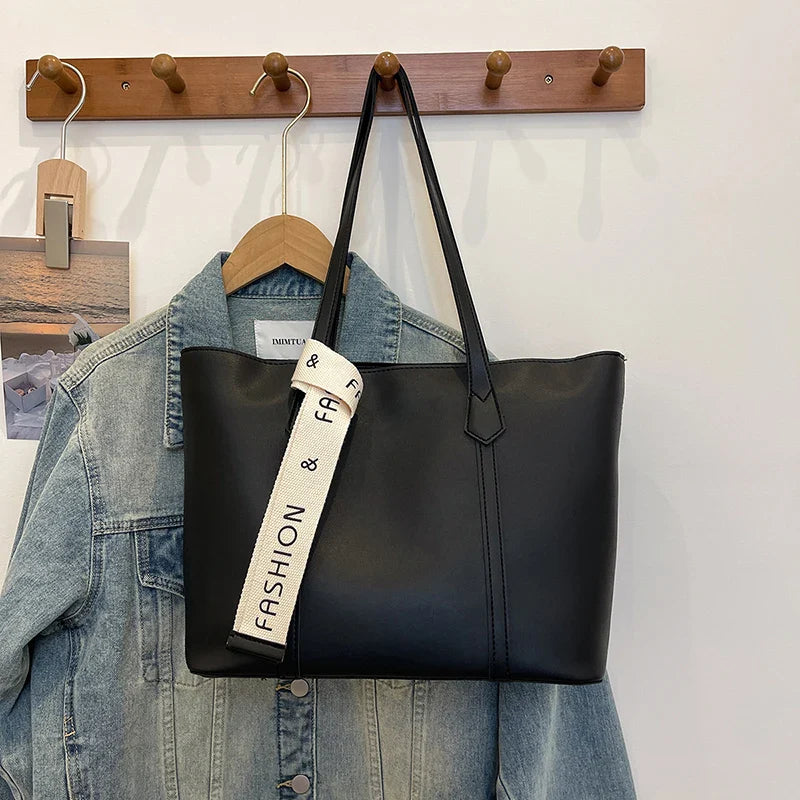 Grande Borsa Nera | Borsa Tracolla Donna Elegante 1
