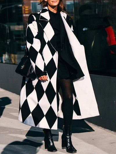 Beata  | Elegante cappotto lungo con collo con revers