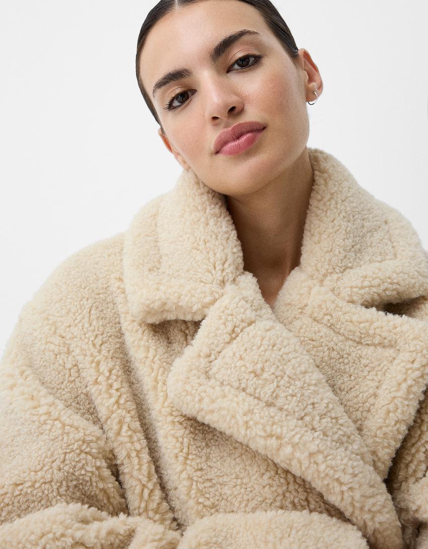 Christina | Coat di orsacchiotto a due file con placca a bottone in oversize