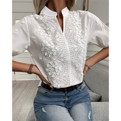 Christina | Elegante bestickte Bluse mit Blumenmuster