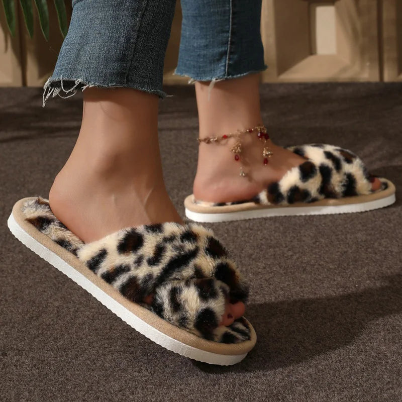 Silvia | Pantofole Cross-Design con soletta antiscivolo, comode e traspiranti