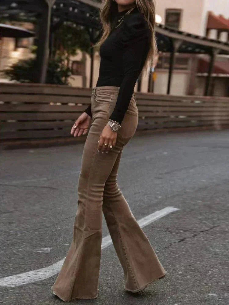 Daniela | Retro-chic con pantaloni di colpo e corda