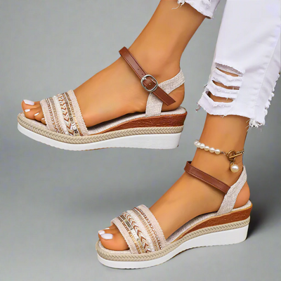 Emily | Geflochtenes Design und verstellbare Sandalen