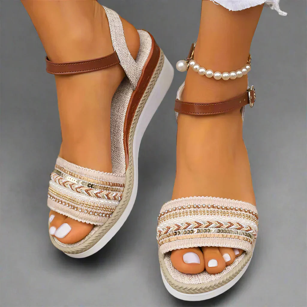Emily | Geflochtenes Design und verstellbare Sandalen
