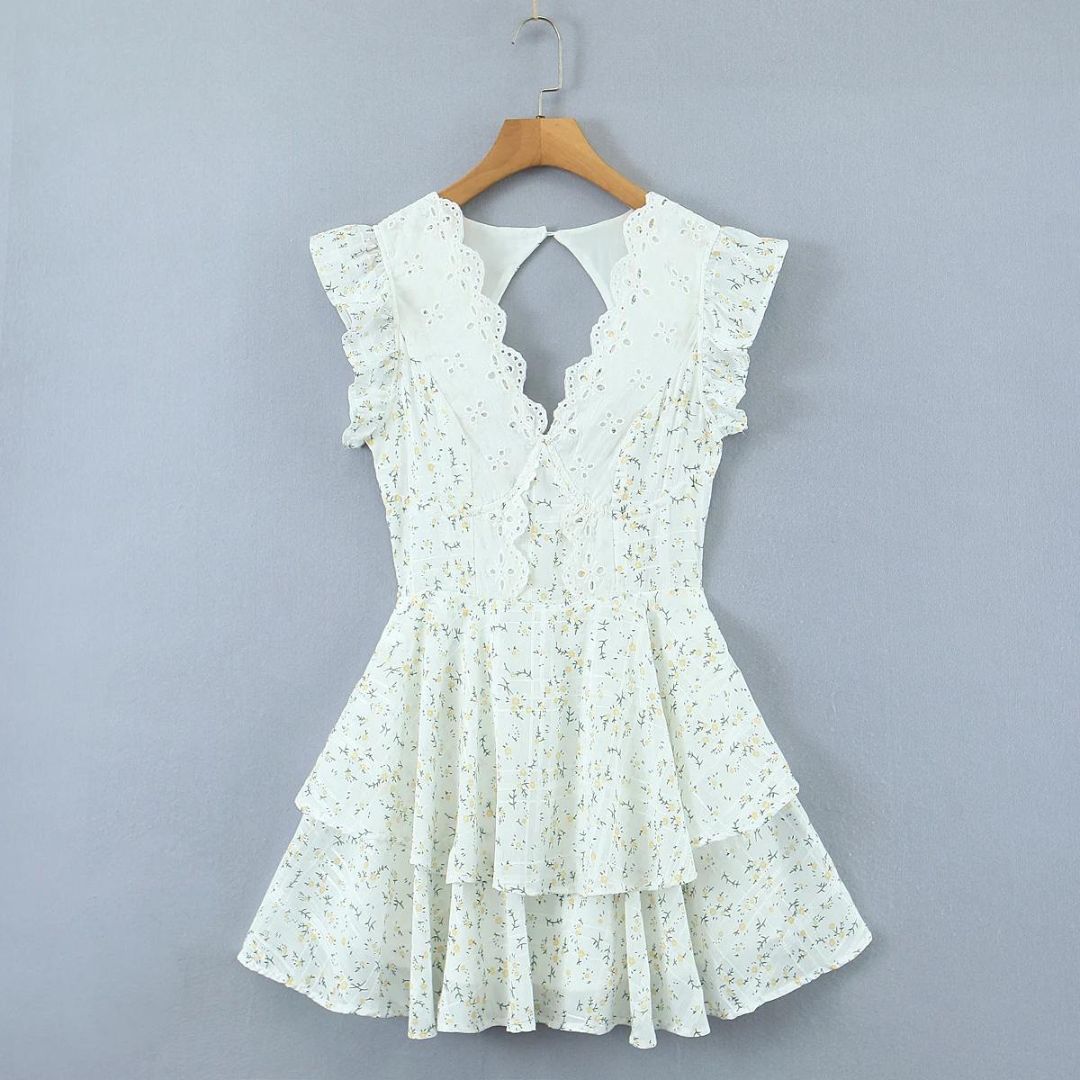 Heidi | Mini-Kleid mit Ösenstickerei