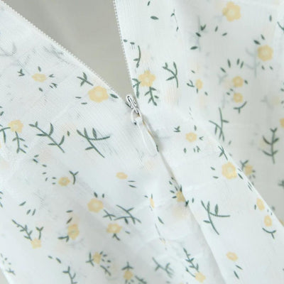 Heidi | Mini-Kleid mit Ösenstickerei