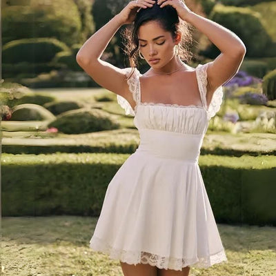 Kira | Mini Kleid aus Spitze mit quadratischem Ausschnitt
