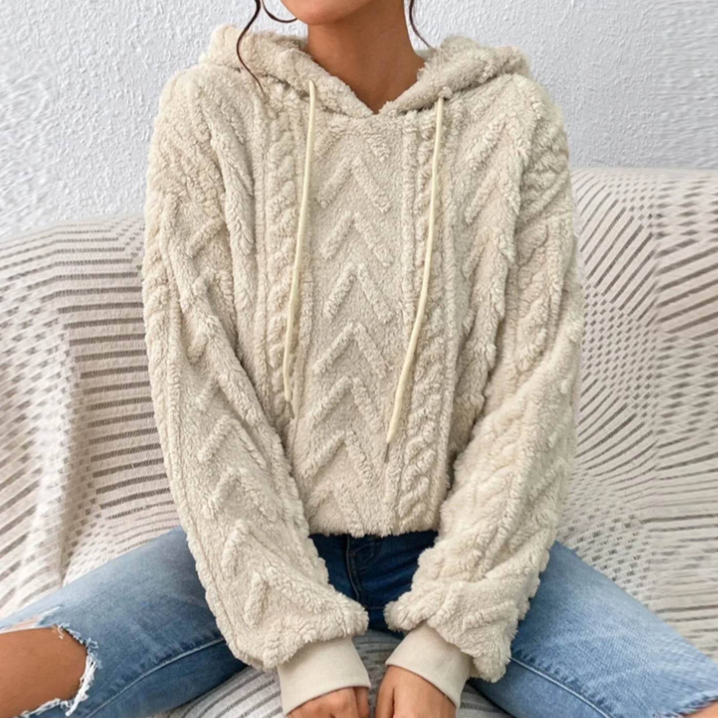 Alena | Comodo maglione con cappuccio