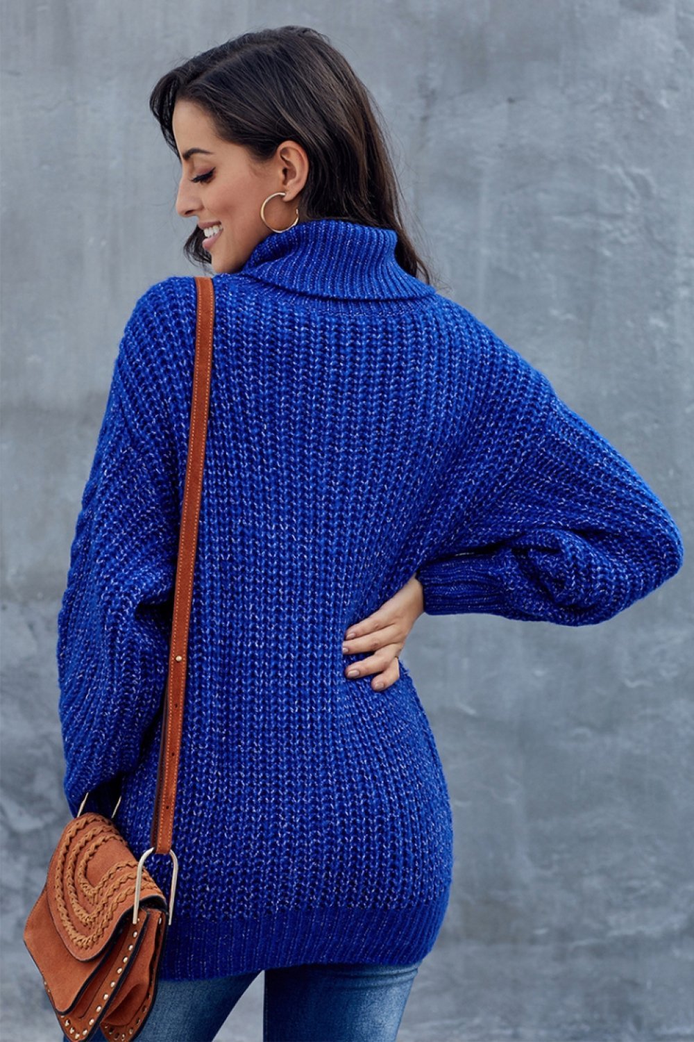 Laura | Maglione a collo alto in maglia grossa a trecce