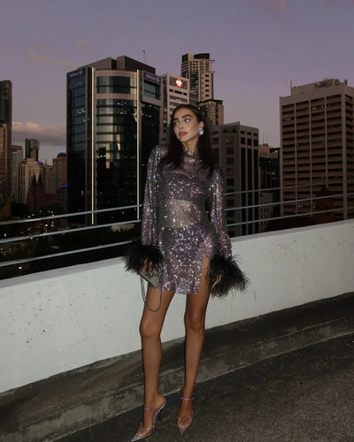 Luna | Mini Abito Elegante Donna con Piume e Dettagli Metallici-2