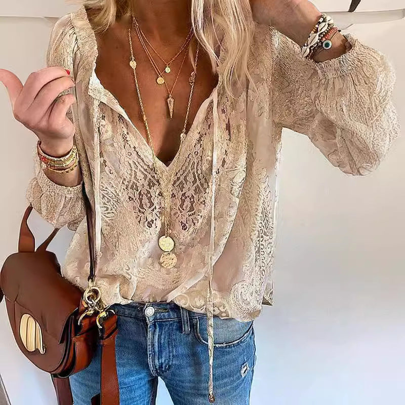 Manuela | Blouse intemporelle avec détails en dentelle