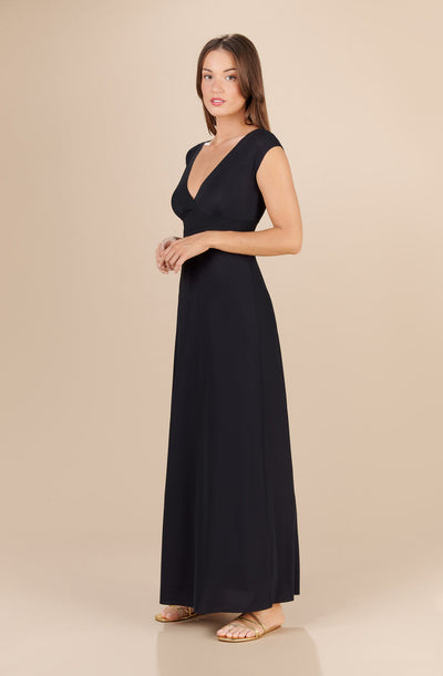 Paula | Abito a flusso lungo con una scollatura elegante