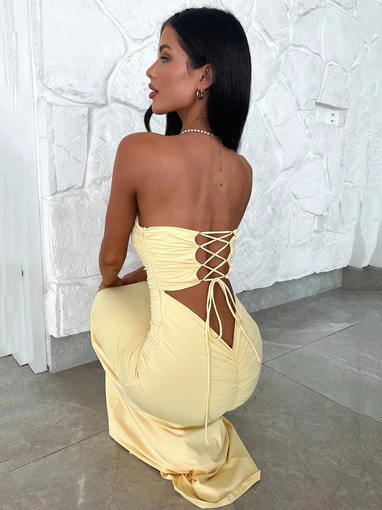Petra | Eng anliegendes trägerloses Kleid