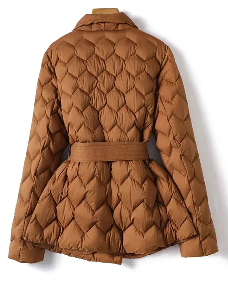 Darya | Elegante cappotto in piuma con cintura