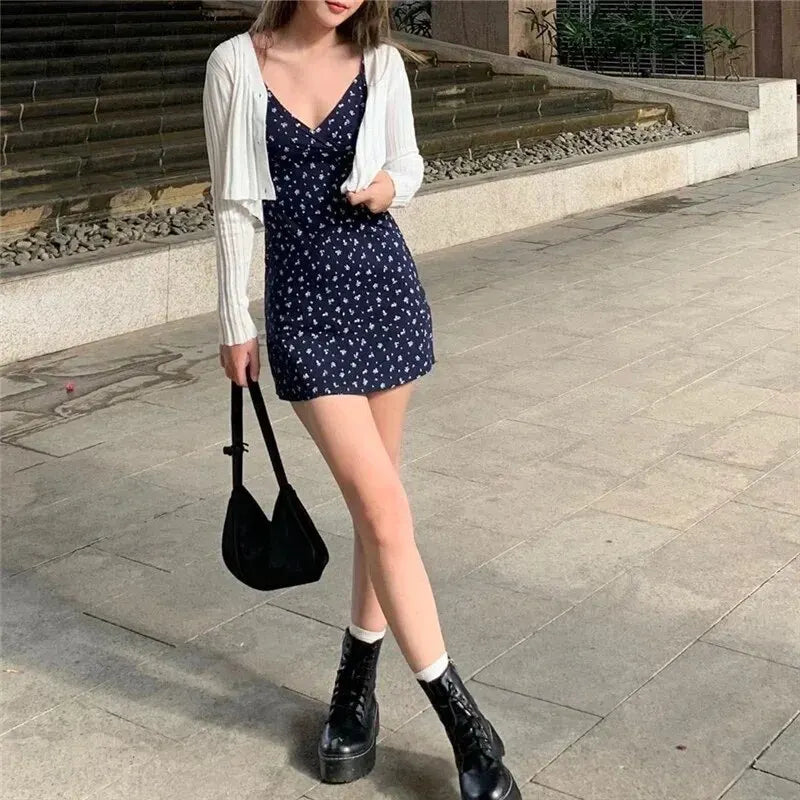 Lina | Abito Estivo Sexy in Lino con Collo a V per Donna-1