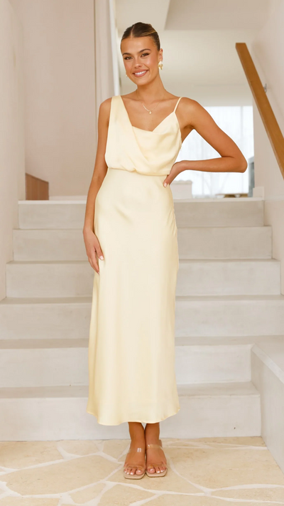 Sabine | Elegante con cinghie e rob incrociato