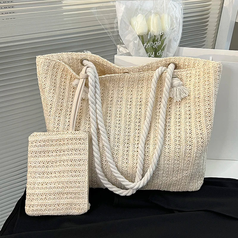 Chura | Borsa in Paglia Elegante e Versatile per Ogni Occasione-1