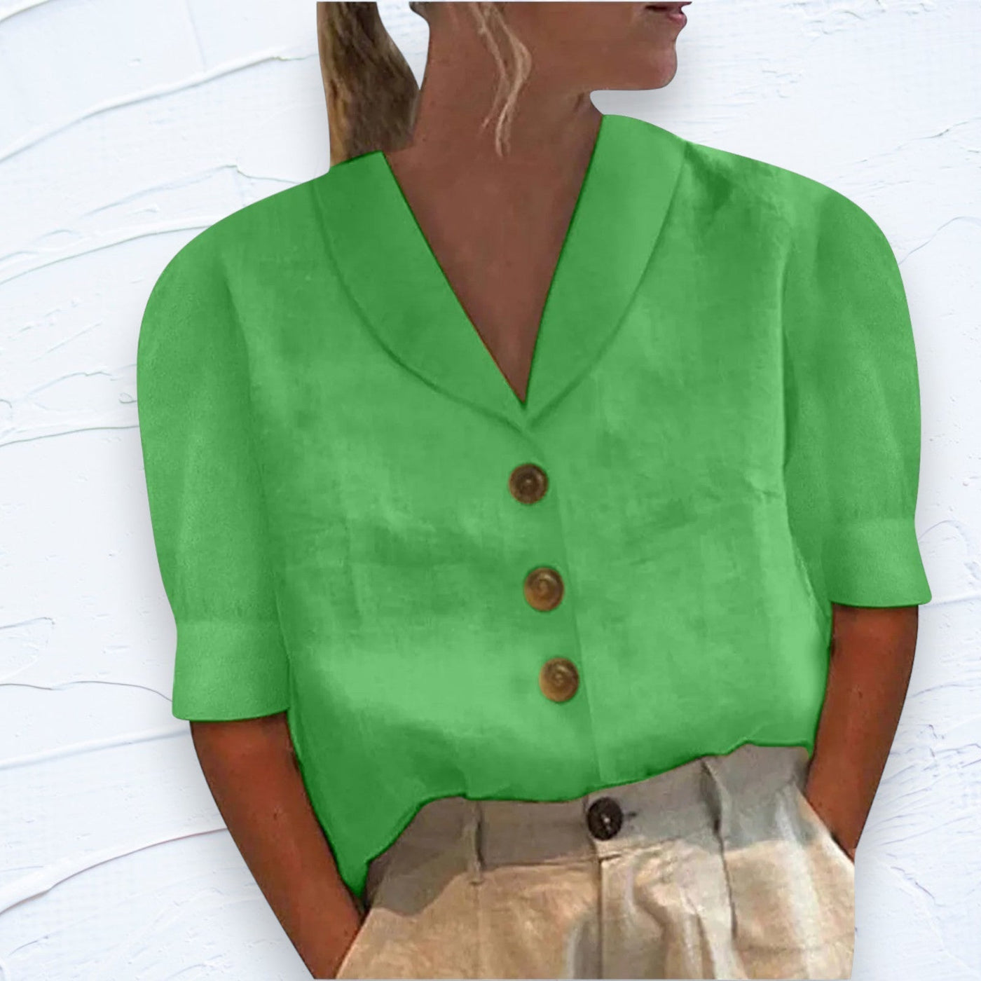 Stephanie | Bluse mit traditionellem Kragen und Knopfleiste
