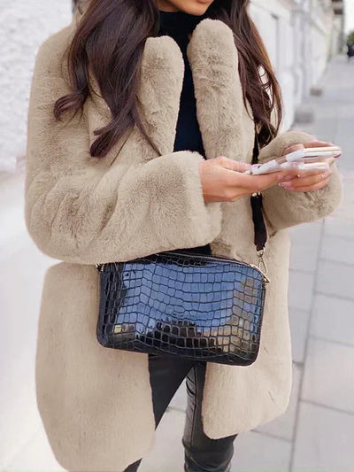 Vanessa | Cappotto elegante in orsetto