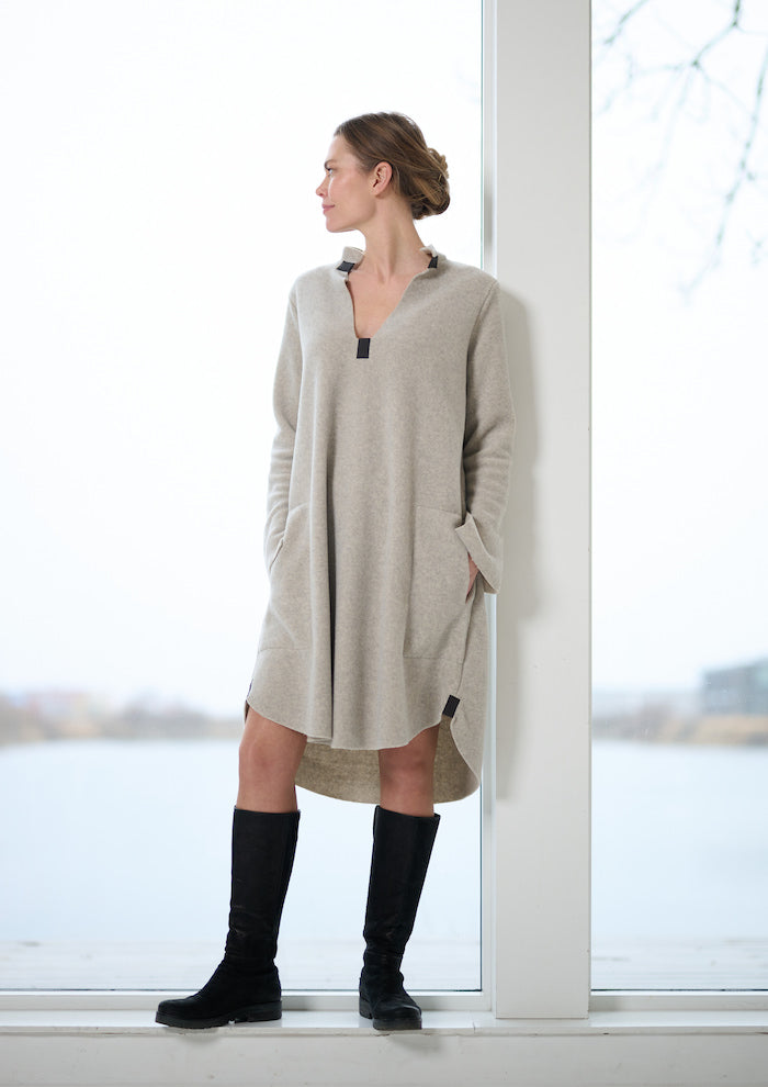 Raffaella | Abito con scollo a V