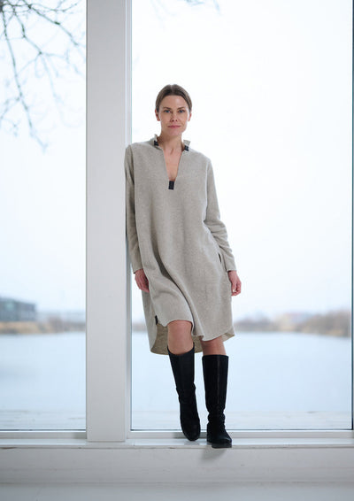 Raffaella | Abito con scollo a V