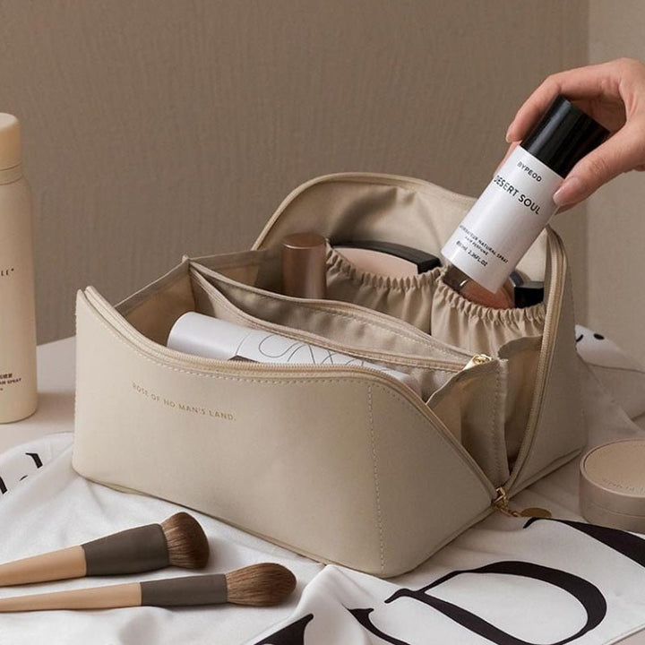 Becky | Borsa Cosmetica Elegante in Tessuto Nero con Capacità Spaziosa-1