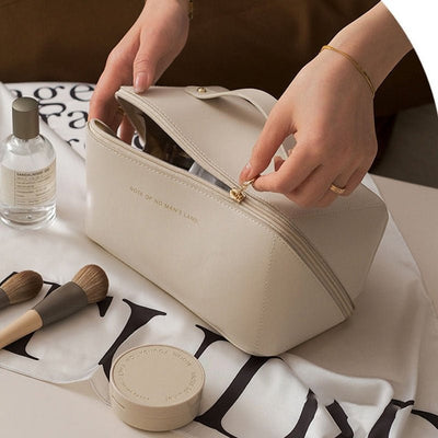 Becky | Borsa Cosmetica Elegante in Tessuto Nero con Capacità Spaziosa-2